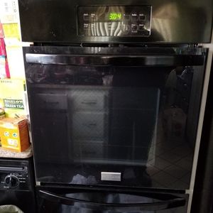 Frigidaire 24×40 wall oven